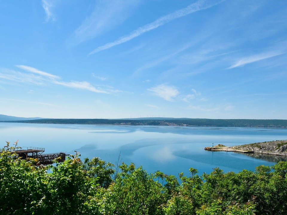 Cloud, Water, Plant, Sky, Water Resources, Ecoregion, Natural Landscape, Coastal And Oceanic Landforms, Highland, Tree