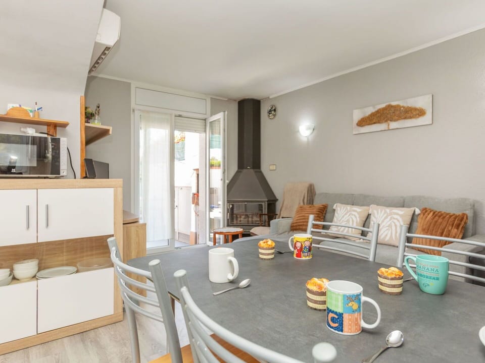 Furniture, Wood, Interior Design, Flooring, Floor, Apartment, Home, Chair, Room, Kitchen