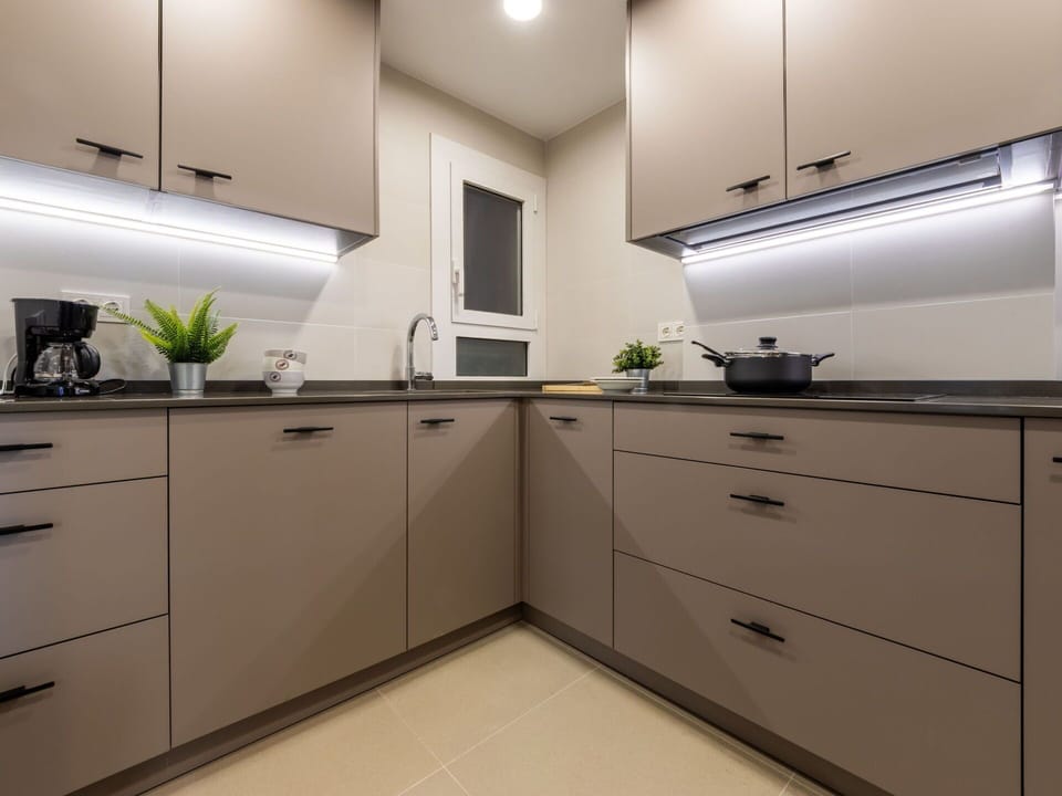 Kitchen, Cabinetry, Countertop, Interior Design, Wood, Kitchen Appliance, Furniture, Drawer, Major Appliance, Ceiling