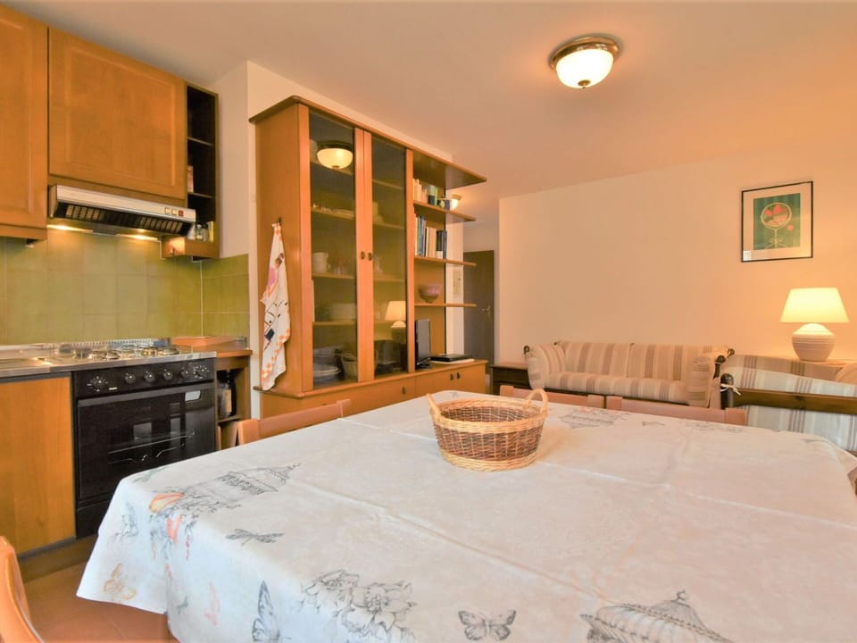 Cabinetry, Property, Furniture, Countertop, Wood, Lighting, Comfort, Interior Design, Flooring, Floor