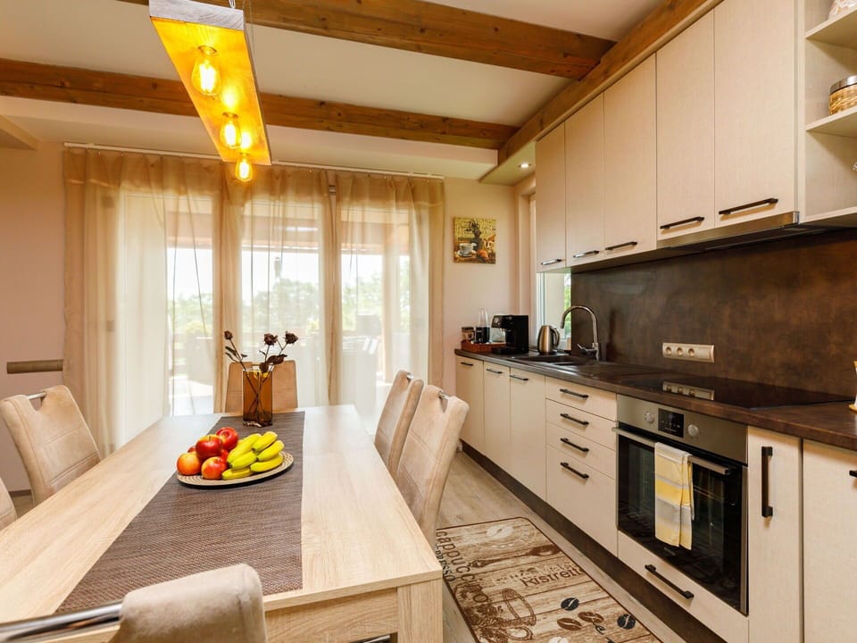 Property, Cabinetry, Furniture, Countertop, Gas Stove, Wood, Kitchen Stove, Cooktop, Table, Kitchen Appliance