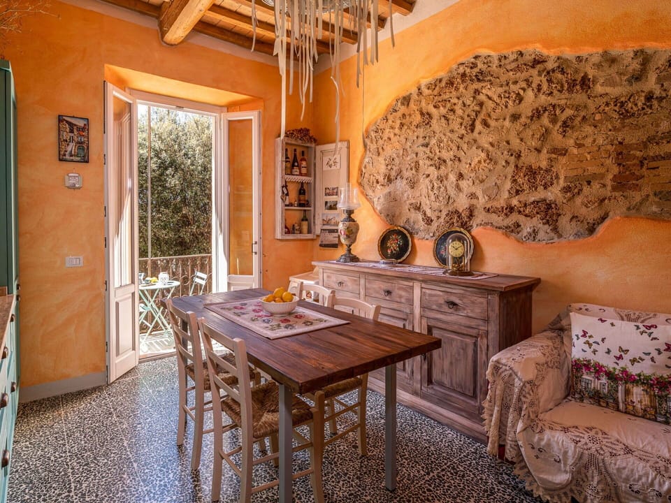 Table, Furniture, Property, Building, Wood, Interior Design, Architecture, Window, Living Room, House