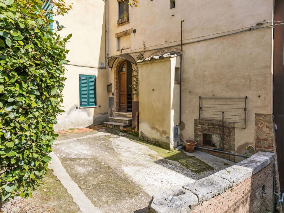 Plant, Window, Road Surface, Building, Neighbourhood, Door, Road, Rural Area, City, Facade