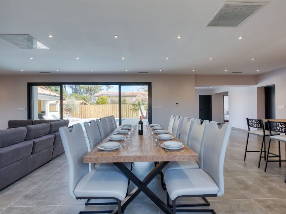 Plant, Furniture, Building, Property, Table, Chair, Shade, Window, Interior Design, Lighting