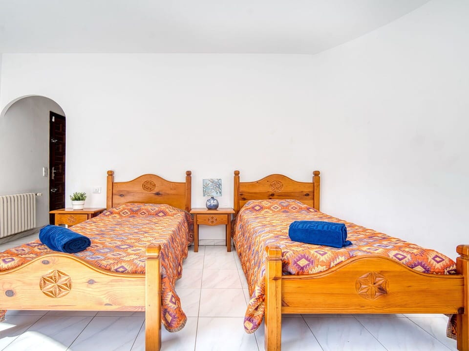 Bed, Bedroom, Furniture, Bed Sheet, Floor, Flooring, Bedding, Interior Design, Bed Frame, Linens