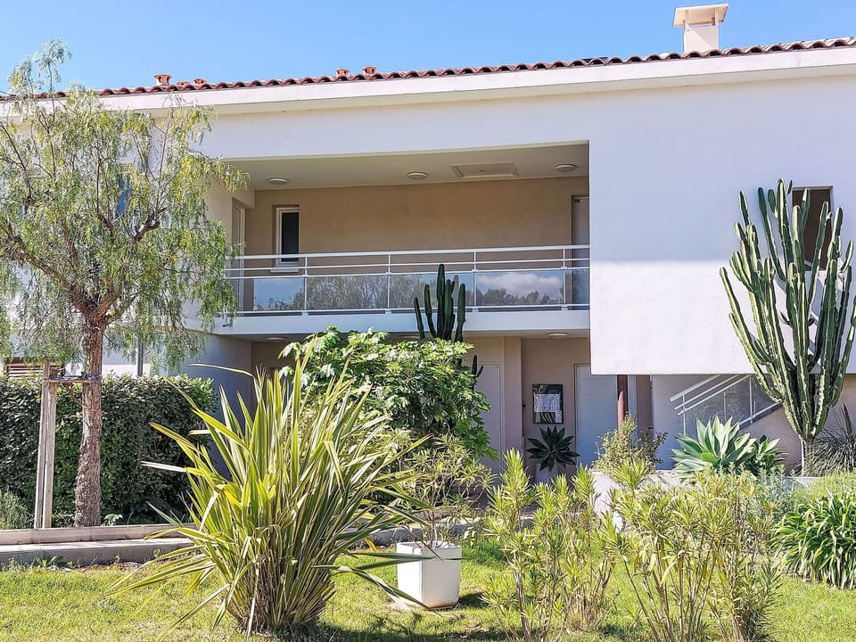 Residential Area, Shrub, Home, Shade, Balcony, Estate, Garden, Hacienda