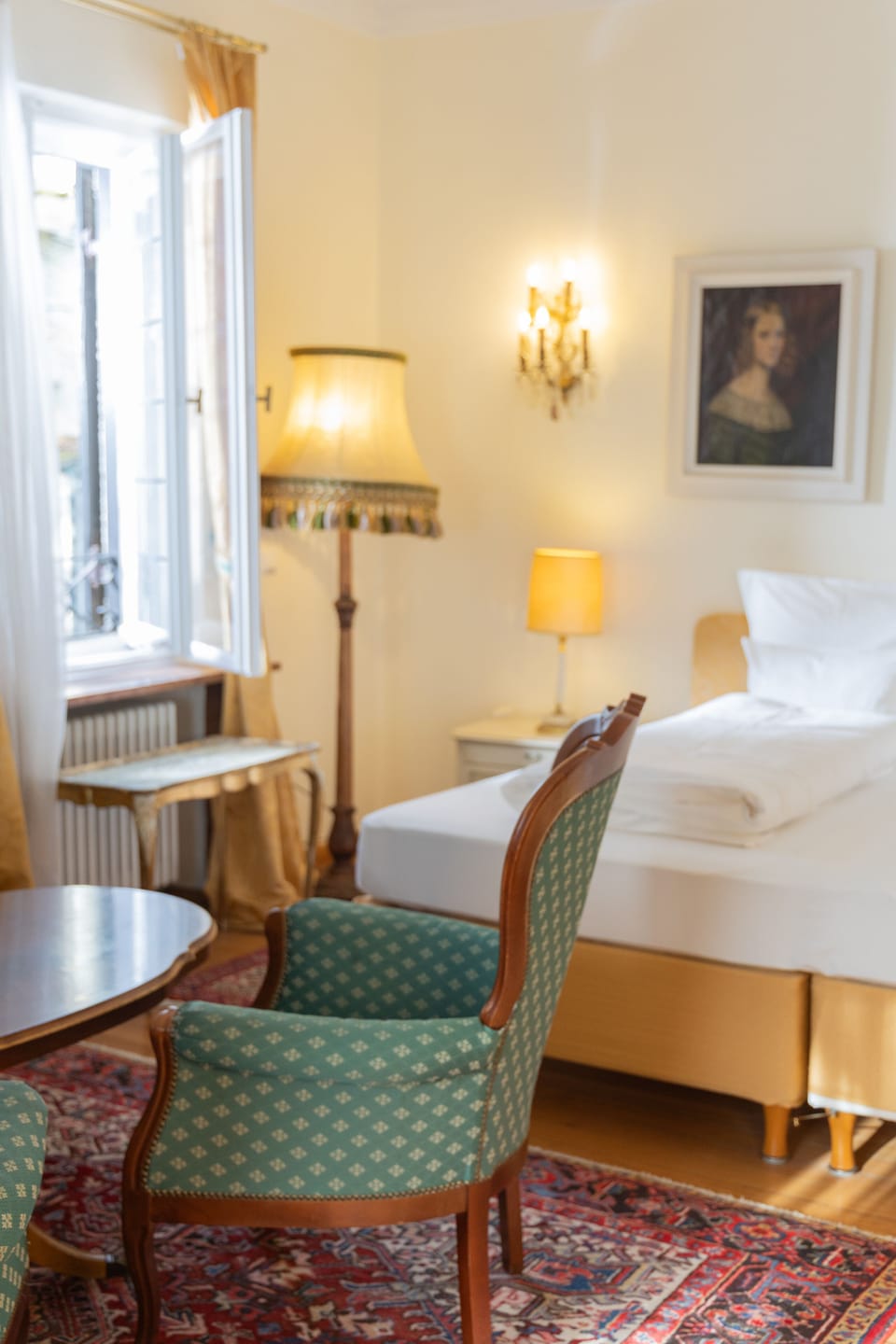 Deluxe Room | Hypo-allergenic bedding, individually decorated, individually furnished