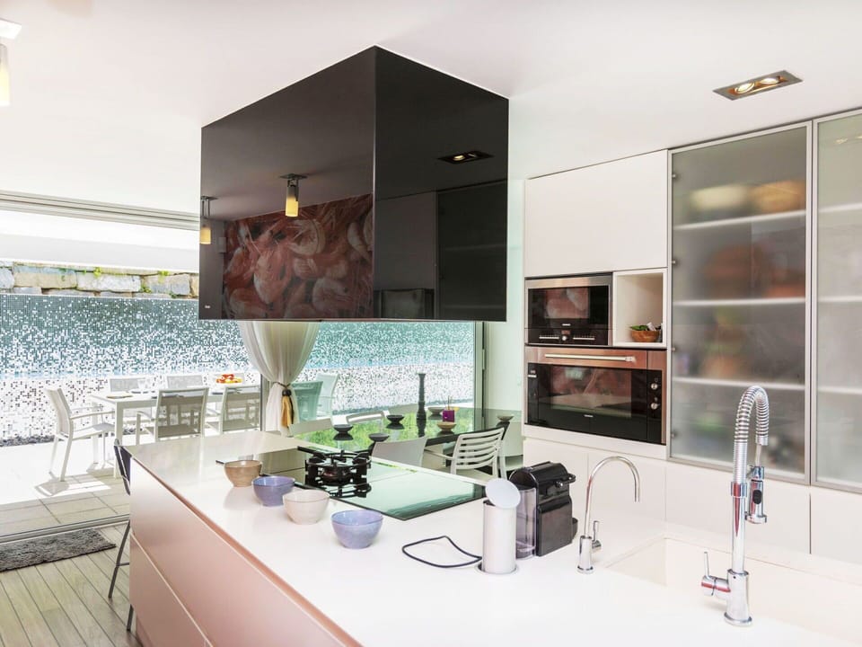 Property, Countertop, Cabinetry, Interior Design, Kitchen, Floor, Flooring, Living Room, Real Estate, Kitchen Stove