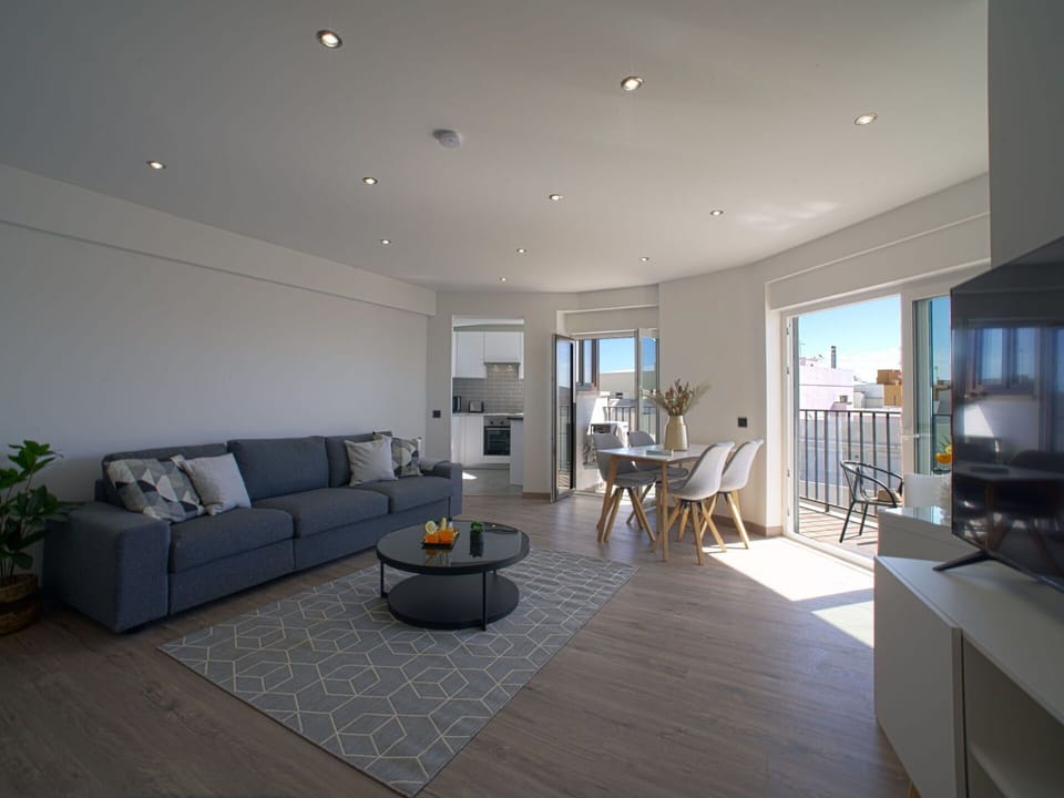 Plant, Furniture, Sky, Property, Table, Building, Cloud, Window, Chair, Outdoor Furniture