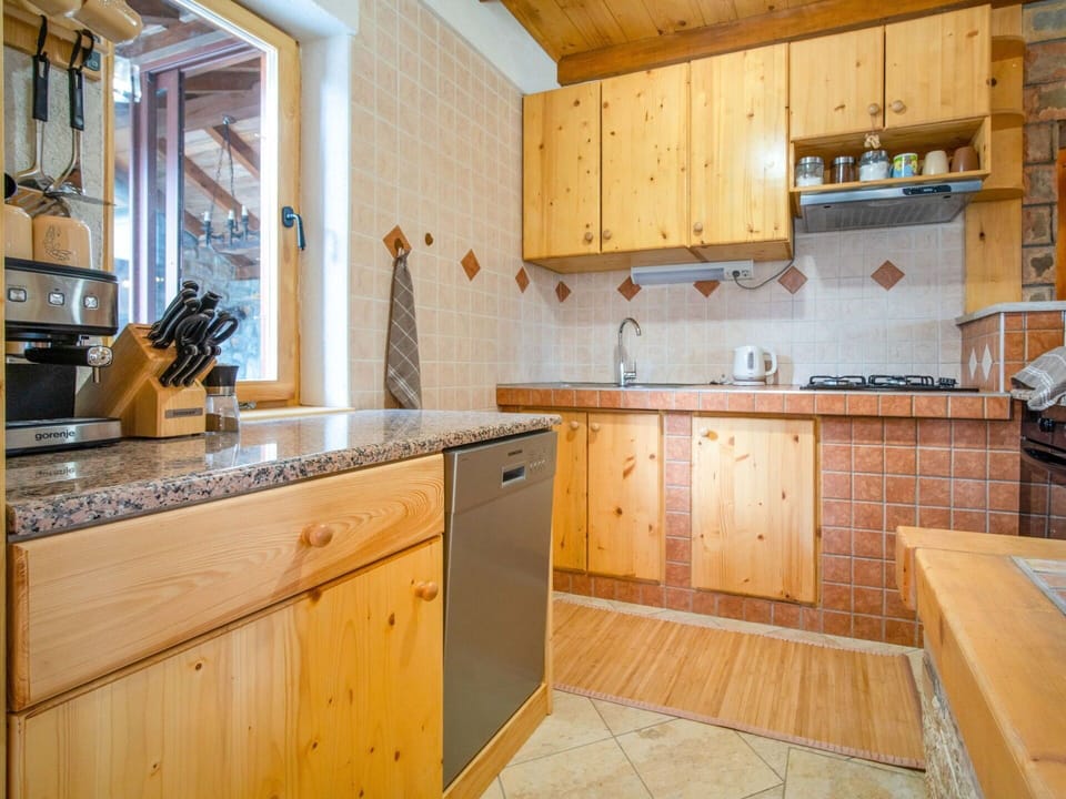 Cabinetry, Property, Kitchen Sink, Countertop, Furniture, Kitchen, Wood, Sink, Building, Lighting
