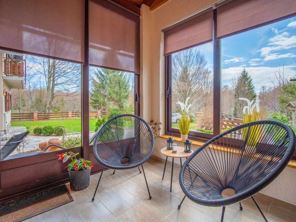 Table, Furniture, Plant, Property, Sky, Building, Wood, Shade, Chair, Tree