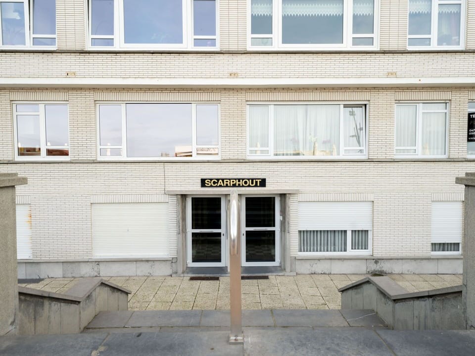 Daytime, Window, Building, Neighbourhood, Material Property, Residential Area, Door, Facade, Real Estate