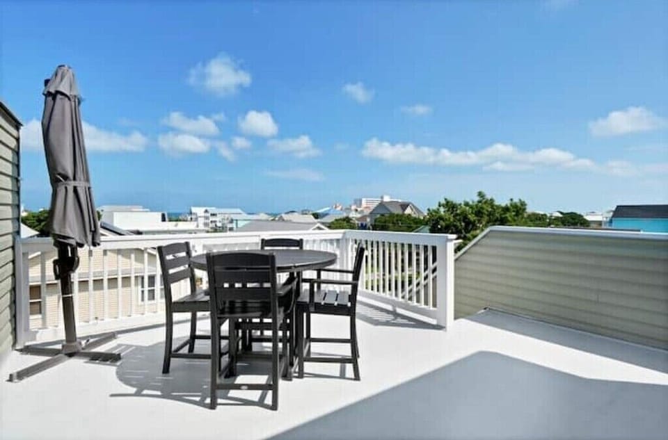 Watch the clouds roll by on this 4th floor balcony.