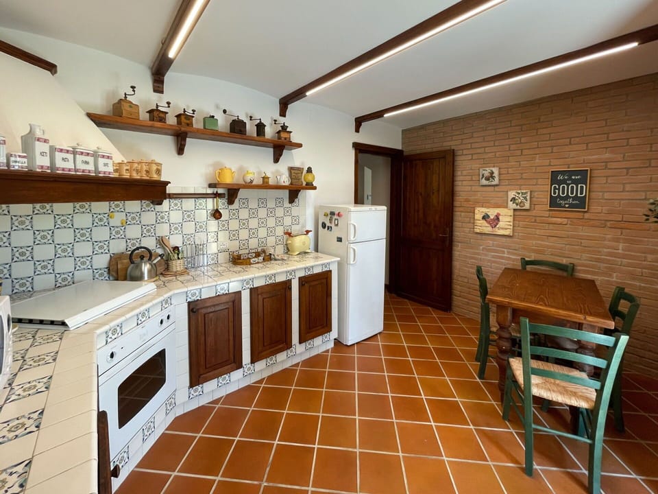 Cabinetry, Property, Countertop, Furniture, Wood, Kitchen, Interior Design, Architecture, Flooring, Floor
