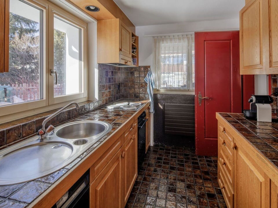 Cabinetry, Property, Window, Countertop, Sink, Wood, Kitchen, Building, Interior Design, Drawer