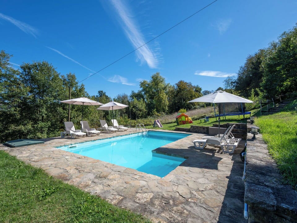 Blue, Swimming Pool, Outdoor Furniture, Resort, Furniture, Sunlounger, Shade, Water Feature, Leisure, Eco Hotel