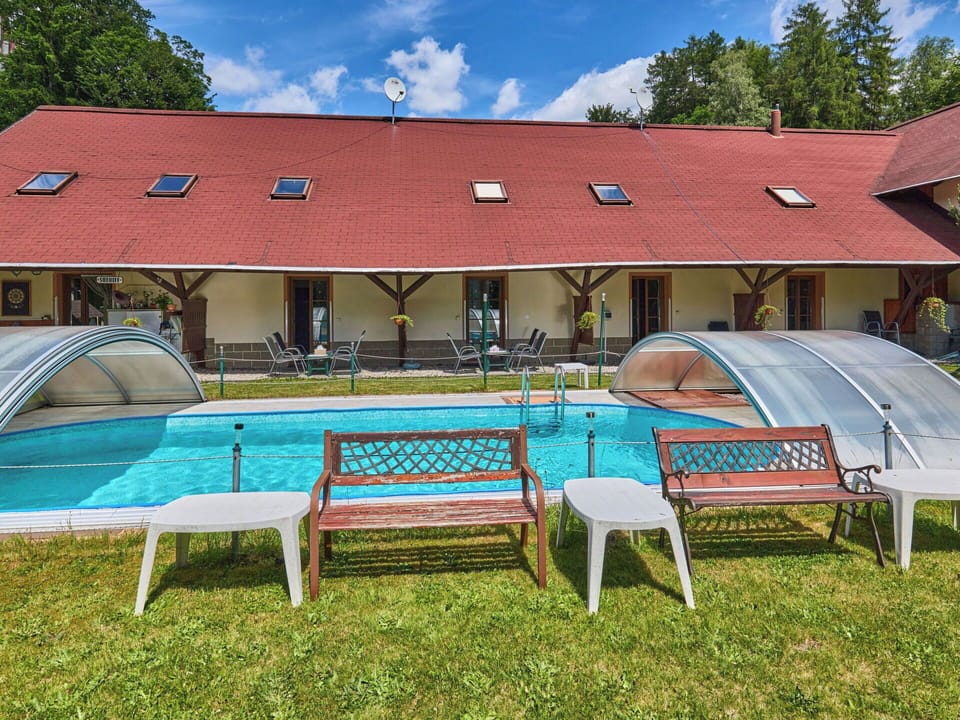 Swimming Pool, Leisure, Resort, Shade, Yard, Eco Hotel, Outdoor Furniture, Leisure Centre, Hotel, Thermae