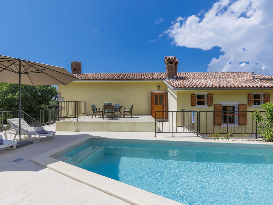 Water, Sky, Building, Window, Swimming Pool, Azure, Shade, Composite Material, Real Estate, Leisure
