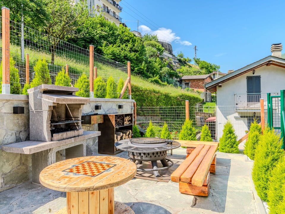 Garden, Outdoor Furniture, Landscaping, Backyard, Yard, Patio, Outdoor Table, Eco Hotel, Courtyard, Houseplant