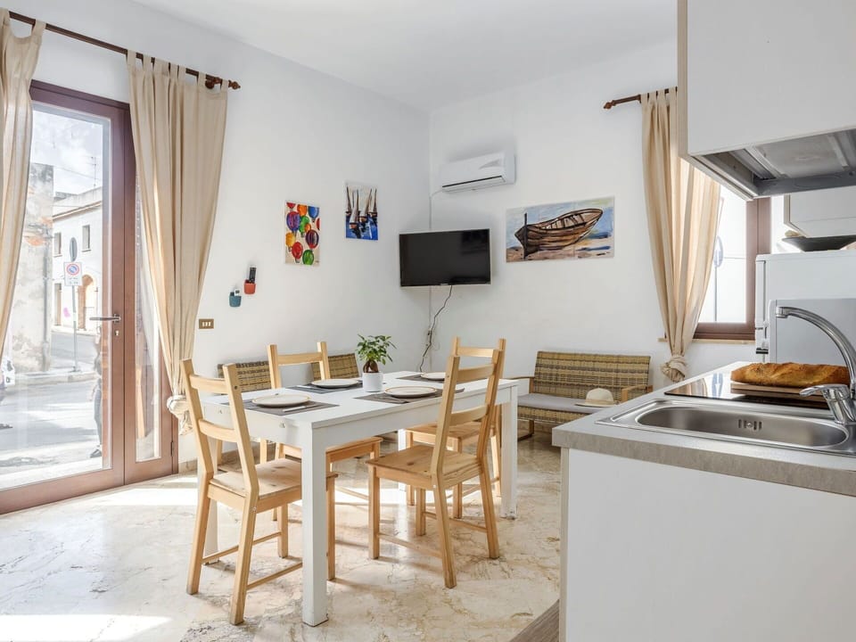 Property, Furniture, Table, Window, Wood, Chair, Interior Design, Cabinetry, Kitchen, Building