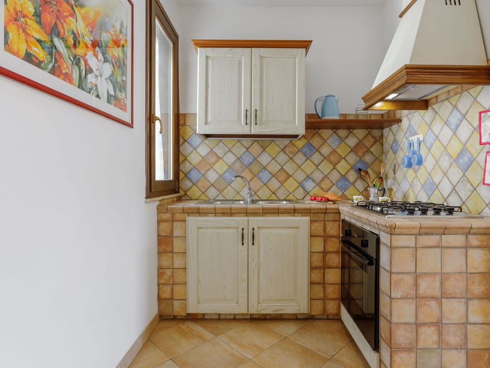 Cabinetry, Property, Product, Wood, Interior Design, Floor, Flooring, Wall, Kitchen, Wood Stain