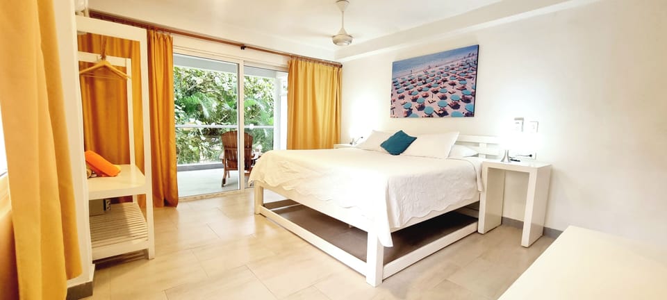 Standard Room | Premium bedding, down comforters, in-room safe, desk