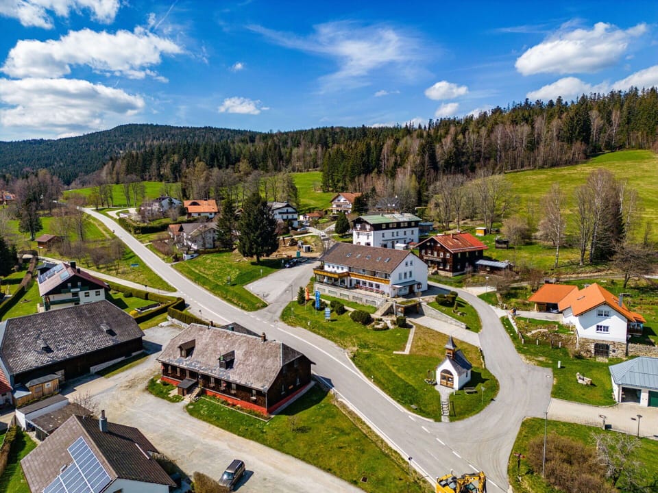 Cloud, Sky, Property, Building, Plant, Nature, Mountain, House, Tree, Land Lot