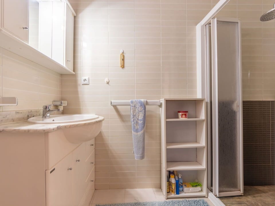 Property, Sink, Tap, Wood, Interior Design, Plumbing Fixture, Architecture, Bathroom Sink, Flooring, Floor