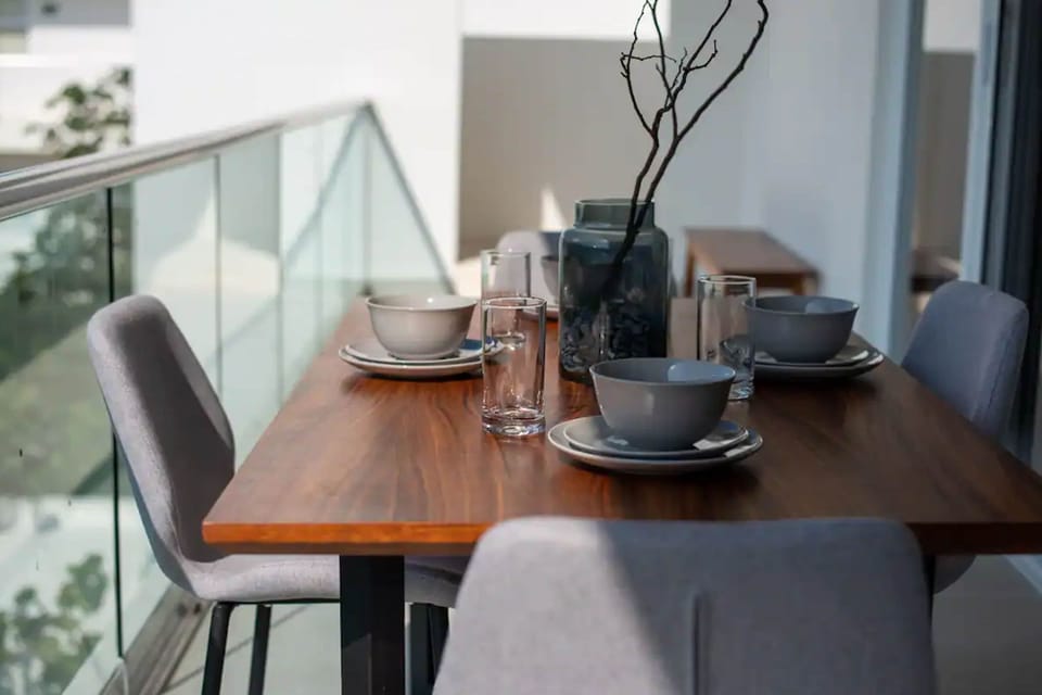 Balcony Dining: Dinnerware Provided.