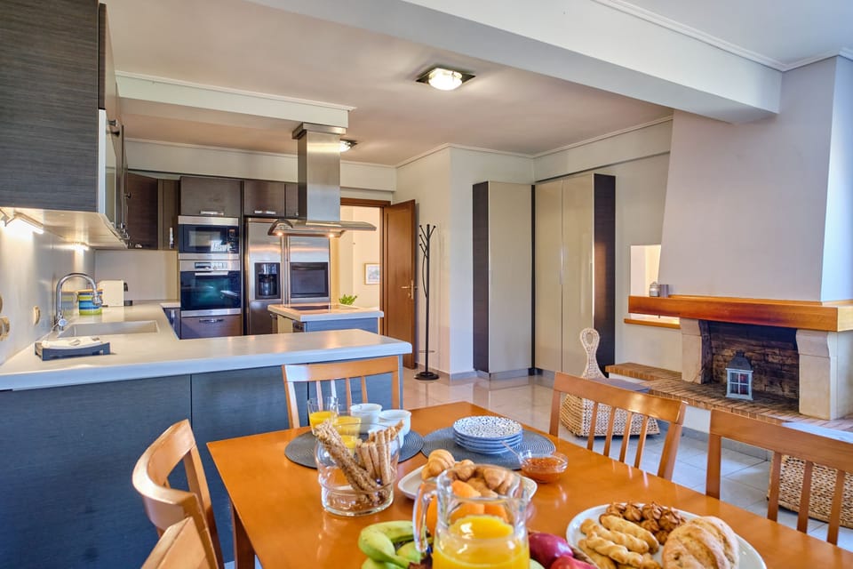 Kitchen and dining area