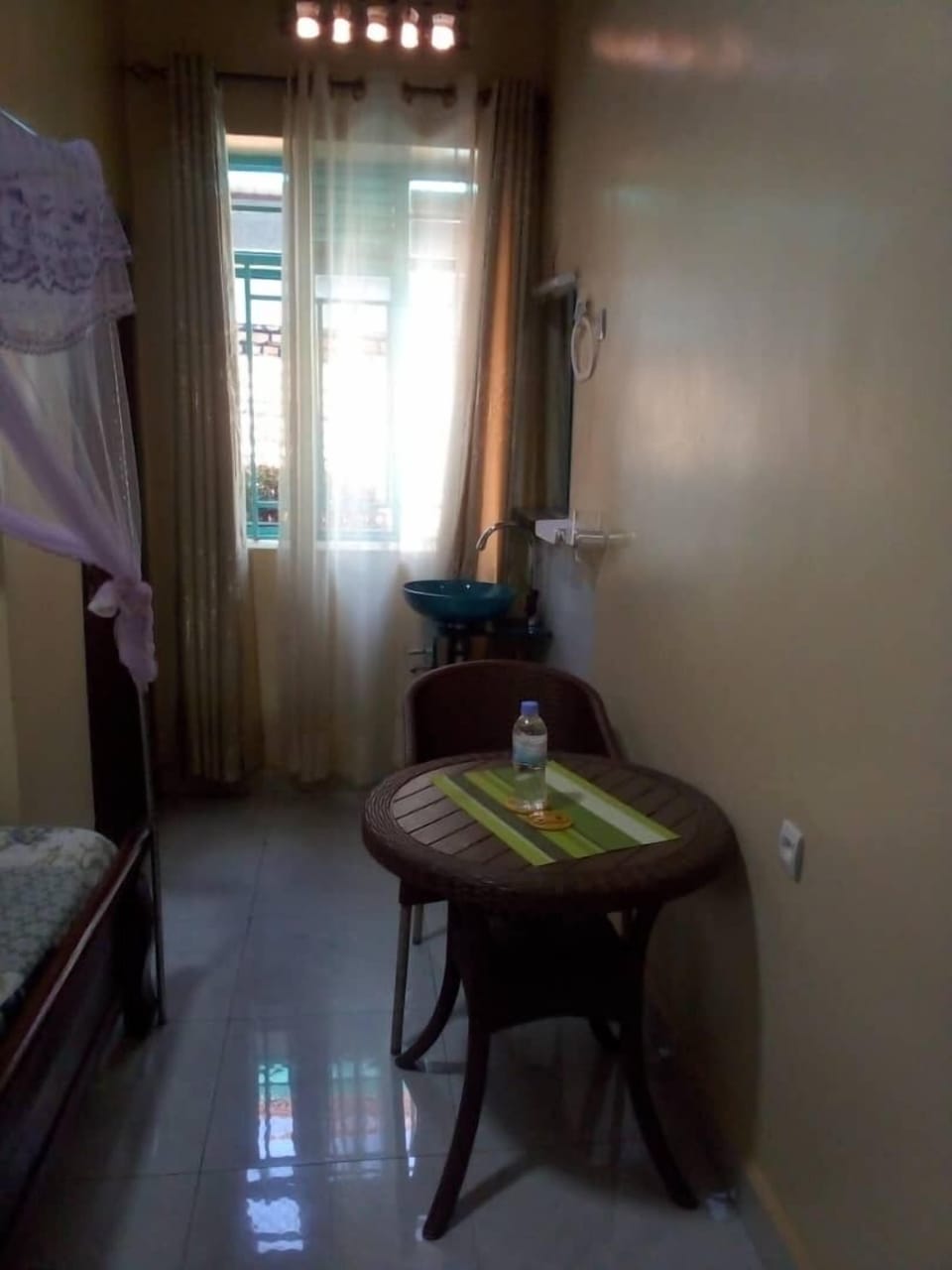 Grand Single Room | Hypo-allergenic bedding available, memory foam beds, in-room safe, desk