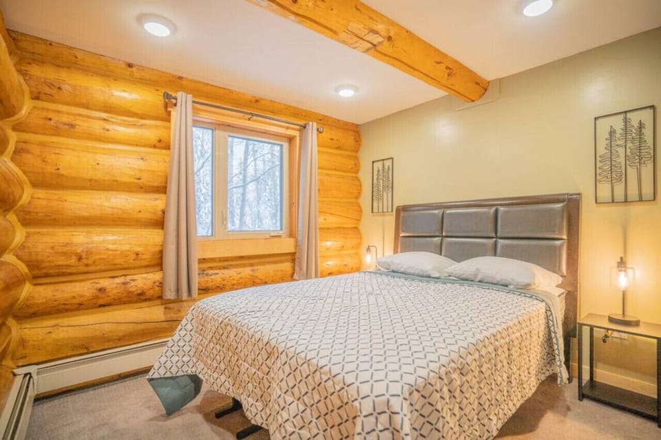 Downstairs Second Queen Sized Bedroom