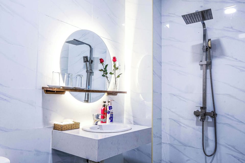 Shower, free toiletries, hair dryer, bathrobes