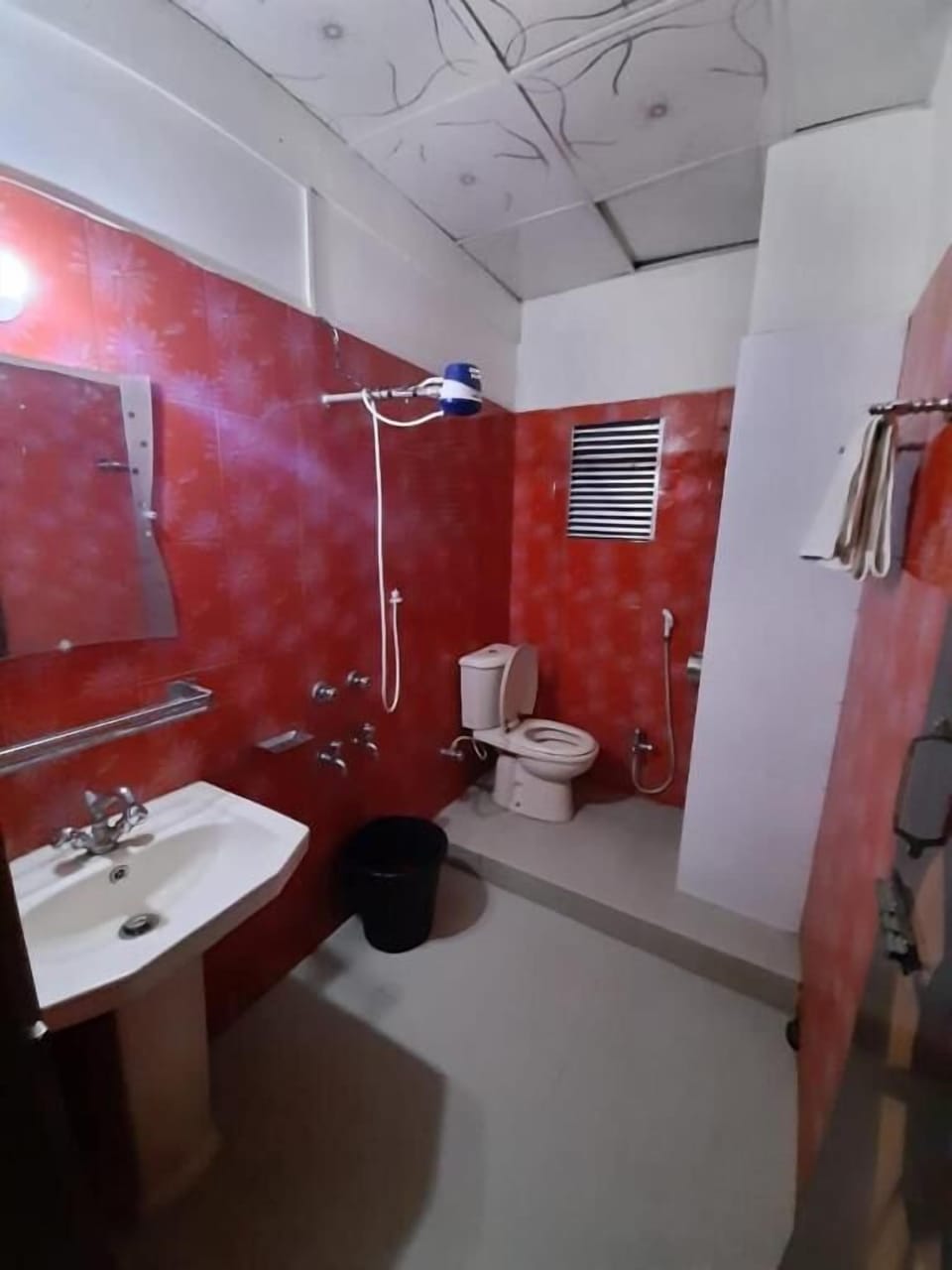 Standard Quadruple Room | Desk, free WiFi, bed sheets