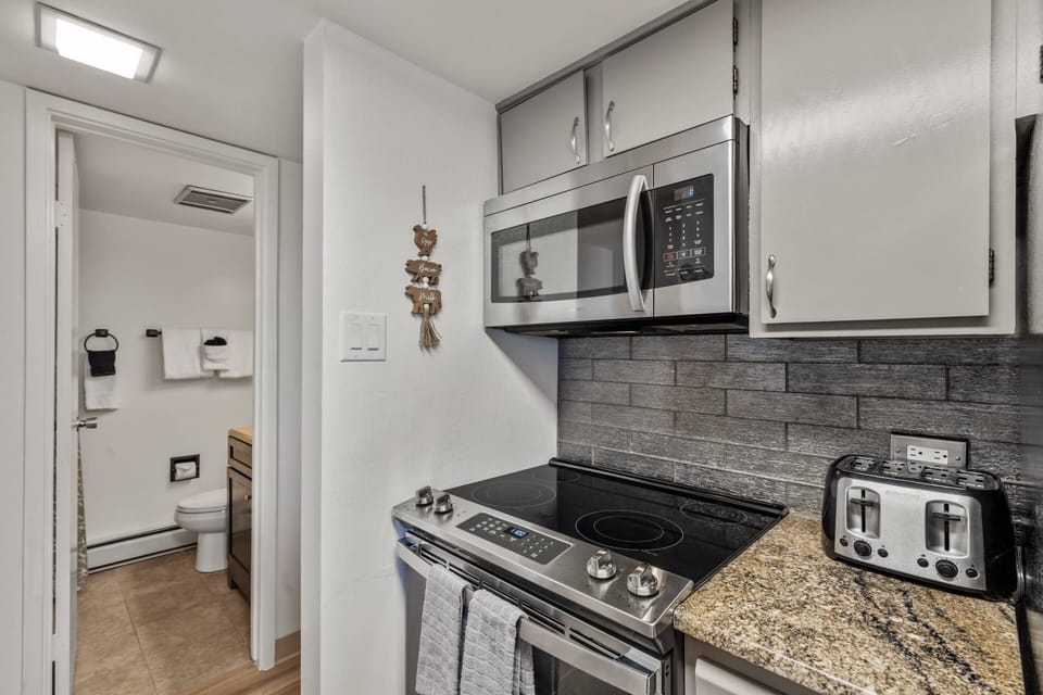 Updated appliances, perfect for a quick meal at home during your stay.