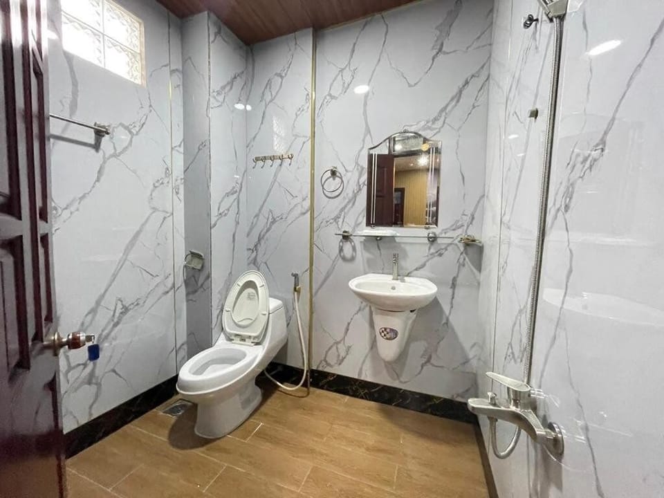 Standard Room | Bathroom