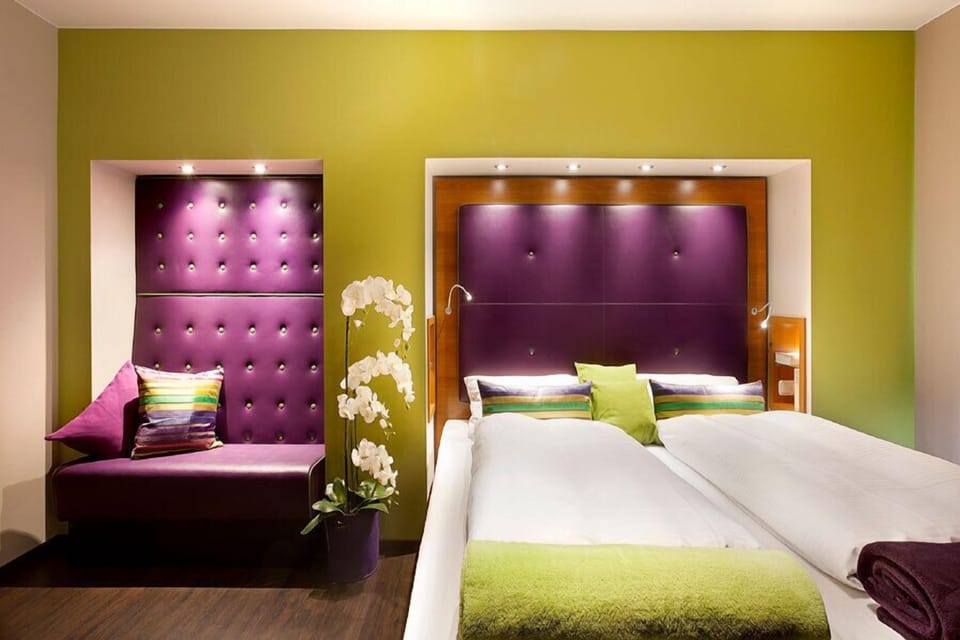 Comfort Double Room, 1 King Bed, Non Smoking, Ensuite | In-room safe, desk, laptop workspace, blackout drapes