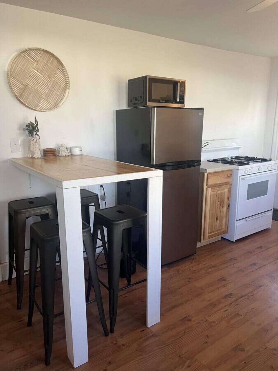 Kitchen Bar Top Table with Seating for 4