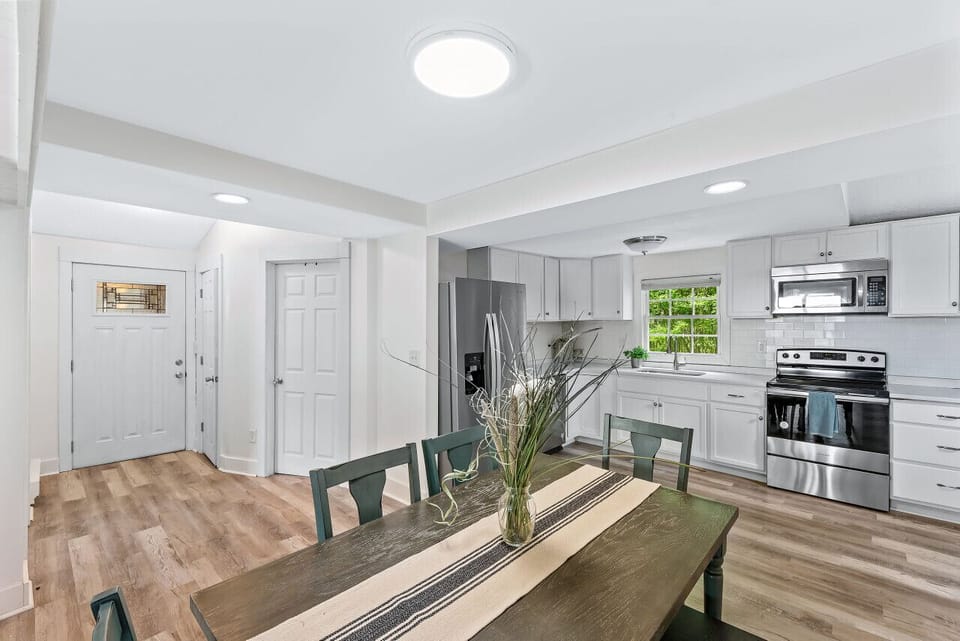 Dining/Kitchen