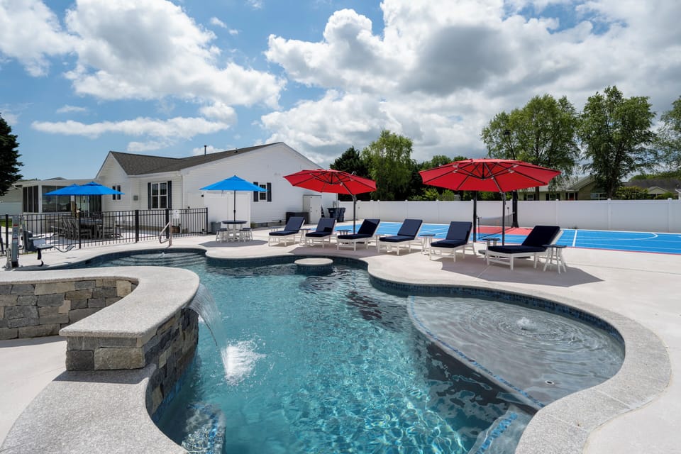 Unbelievable "Backyard"!