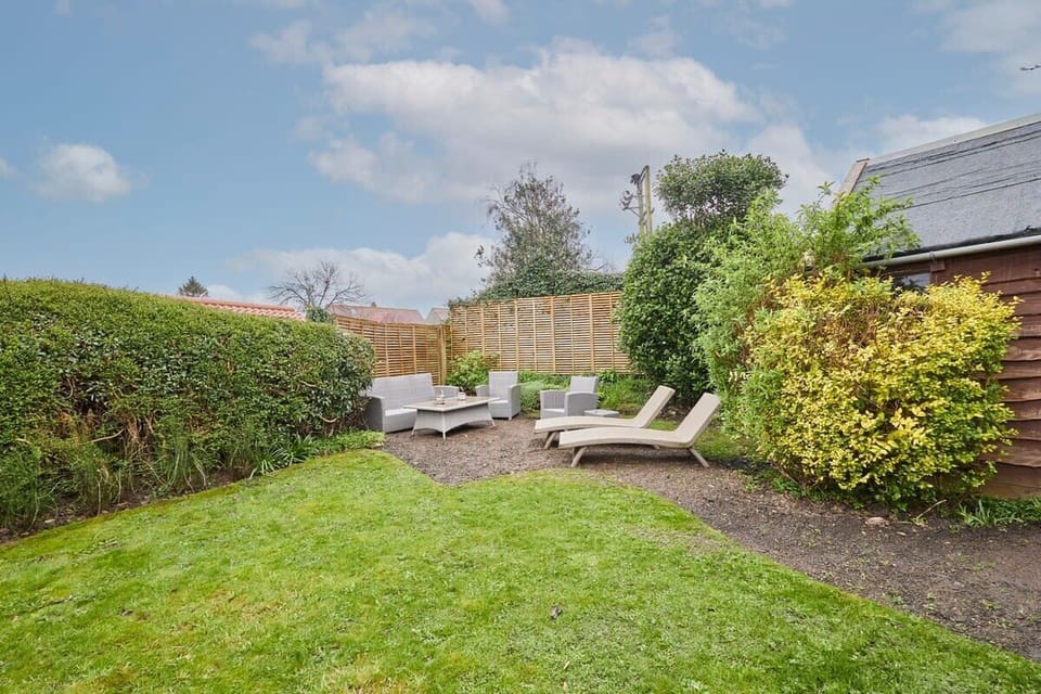 Colcott Cottage, Fylingthorpe - Host & Stay