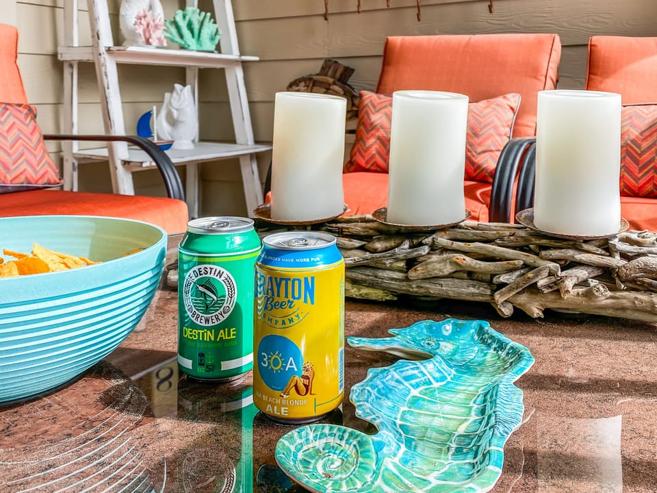 Just bring your snacks and drinks out and enjoy the salty air!
