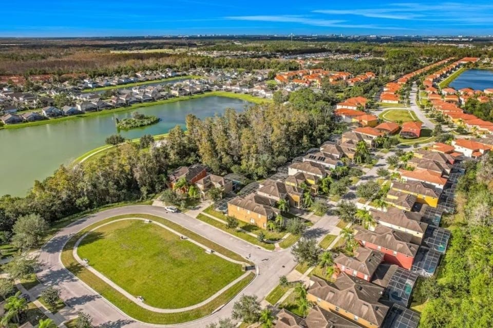 House, 6 Bedrooms | Aerial view