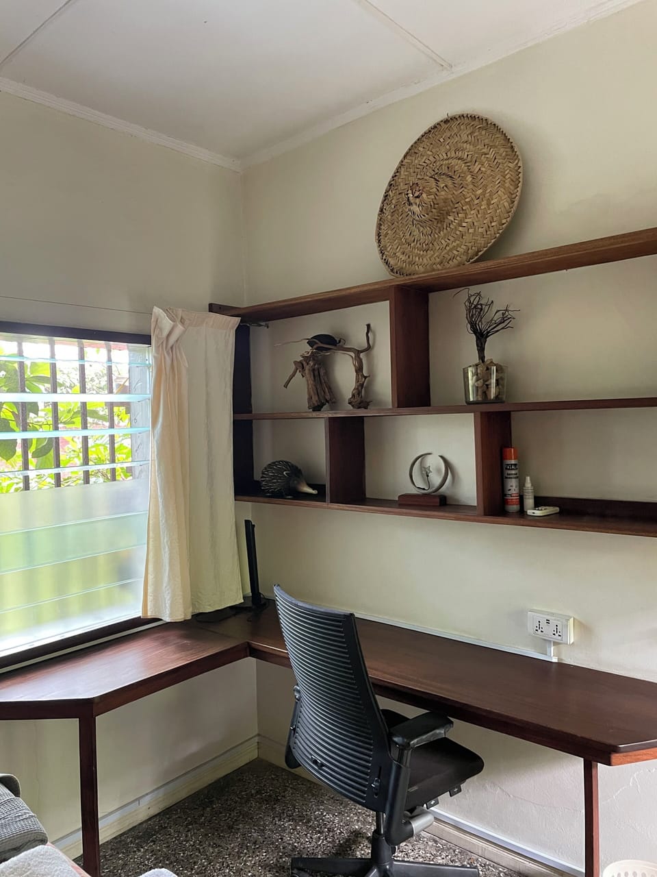 Suite, Garden View | Desk, laptop workspace, iron/ironing board (on request), WiFi (free)
