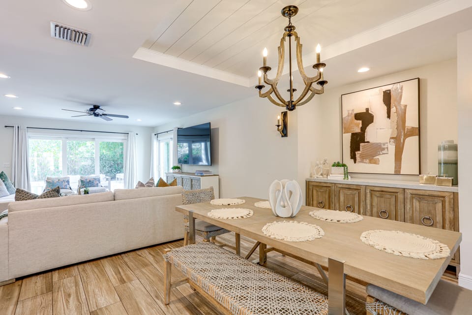 Dining Area | Dishware/Flatware