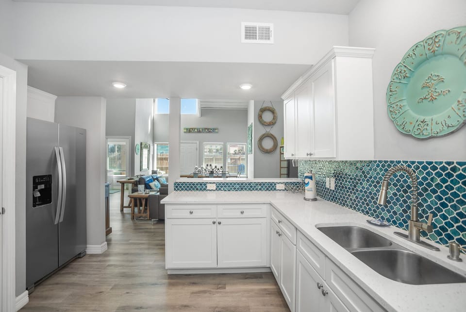 House, Multiple Beds, Pool Access, Pool View (Aqua Dreams) | Private kitchen | Coffee/tea maker, dining table