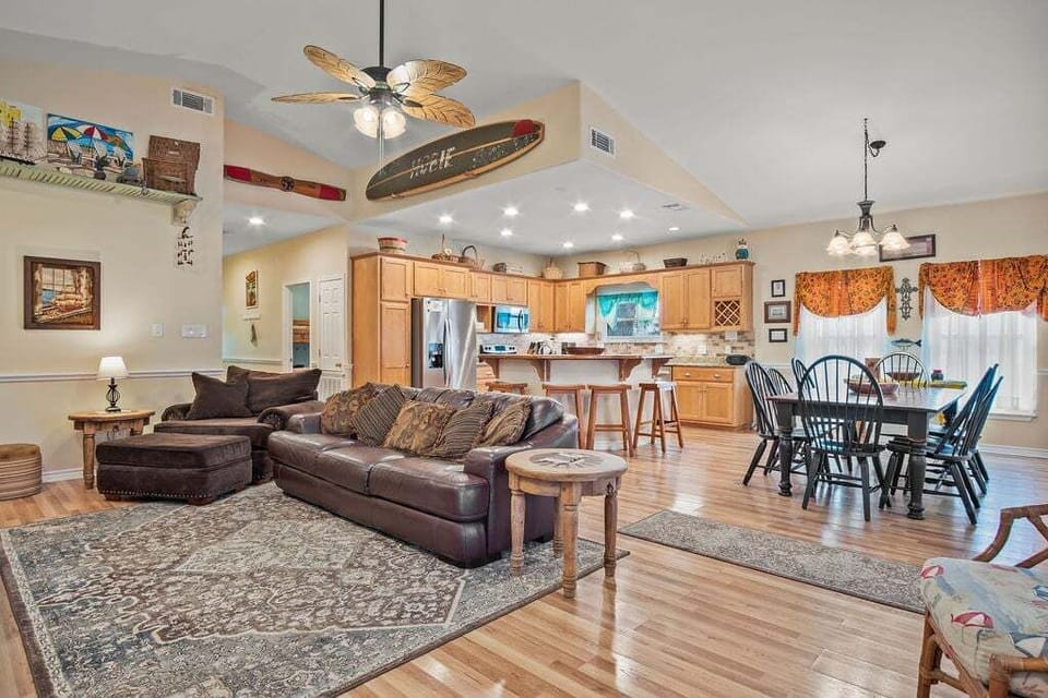 House, Multiple Beds, Patio, Ocean View (Casa Playa) | Living area | 42-inch flat-screen TV with digital channels