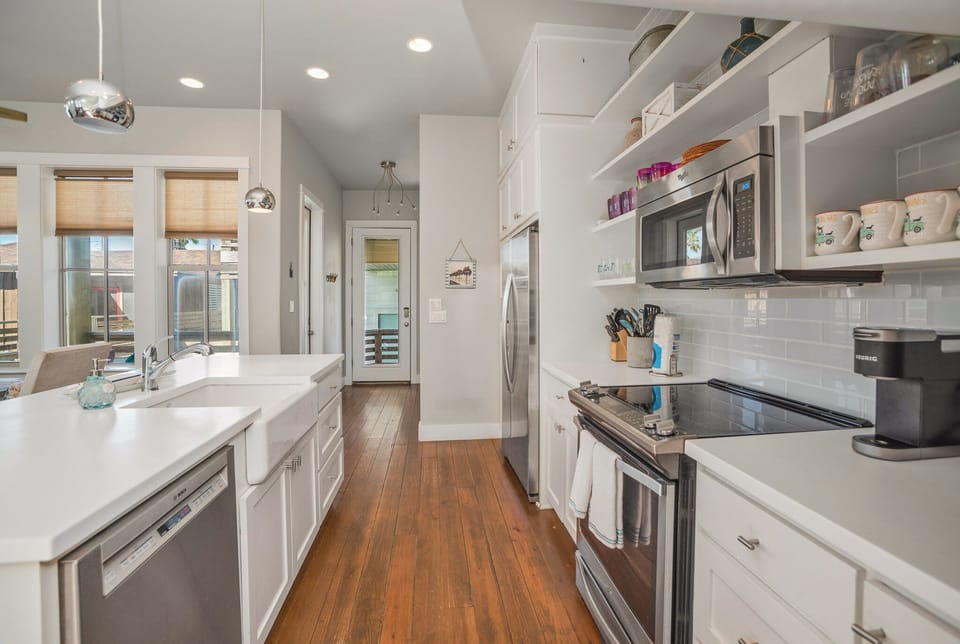 House, Multiple Beds, Pool Access, Pool View (The Oyster House ) | Private kitchen | Coffee/tea maker, dining table