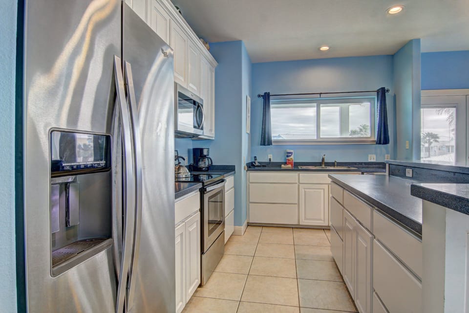 House, Multiple Beds, Patio (Casa Las Palmas) | Private kitchen | Fridge, microwave, oven, stovetop