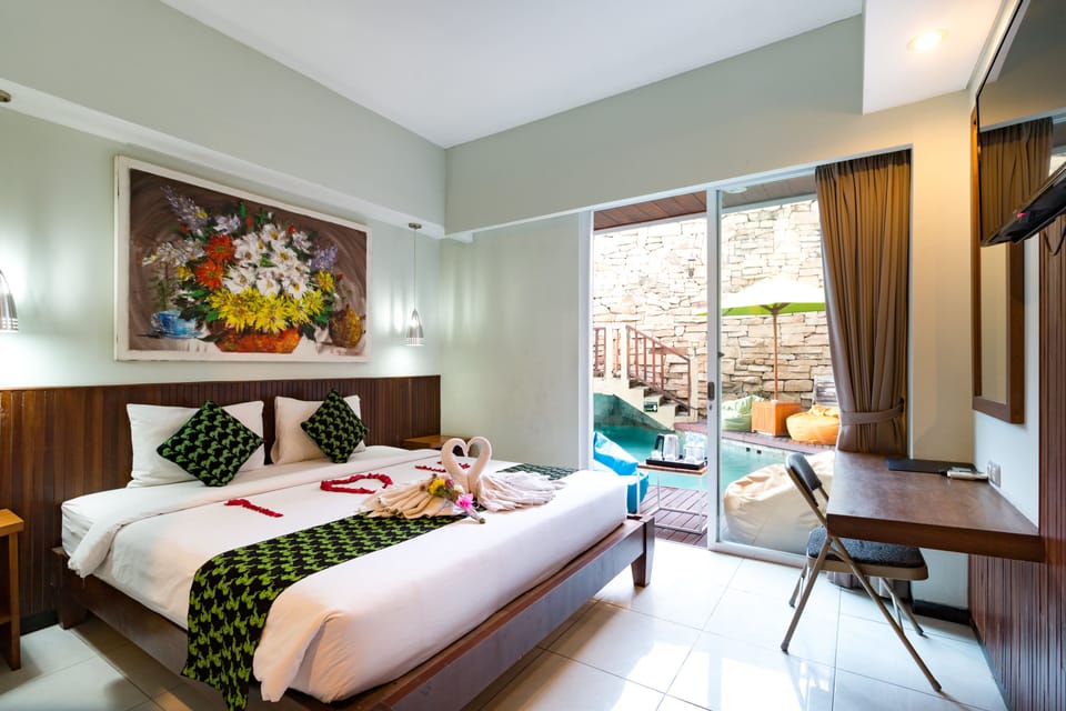 Superior Double or Twin Room, Non Smoking | Minibar, laptop workspace, free WiFi, bed sheets